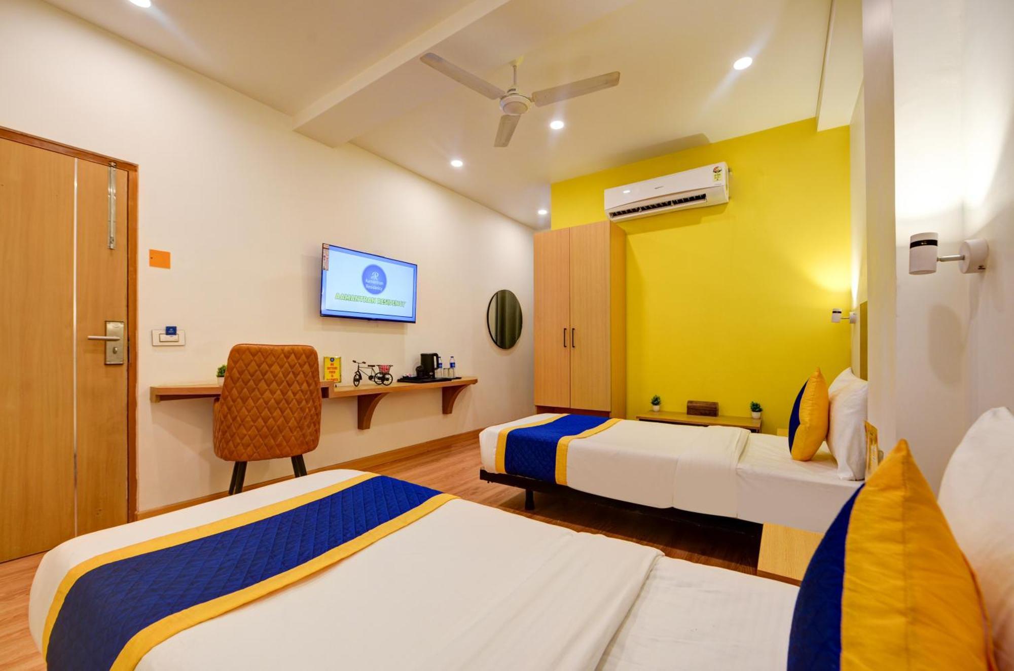 Aamantran Residency Hotel, Sohna Road, Sector 49, Gurugram 구르가온 외부 사진