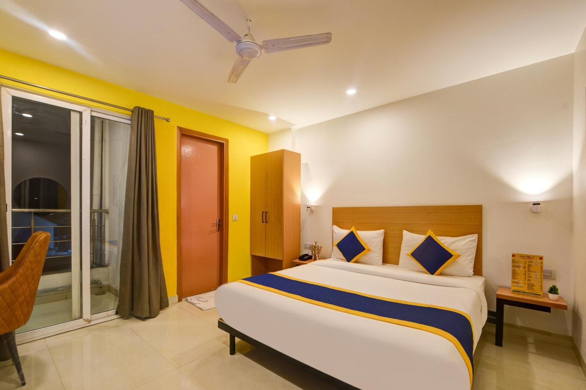 Aamantran Residency Hotel, Sohna Road, Sector 49, Gurugram 구르가온 외부 사진