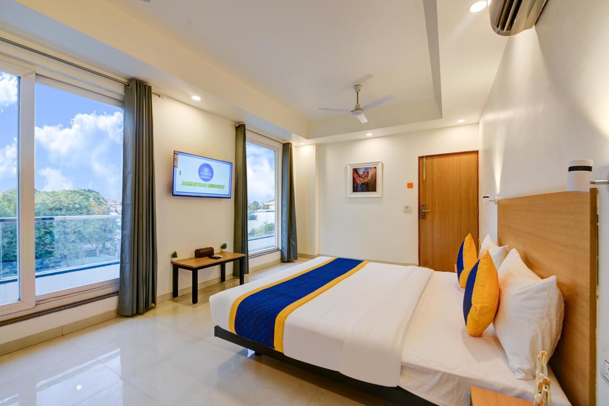 Aamantran Residency Hotel, Sohna Road, Sector 49, Gurugram 구르가온 외부 사진