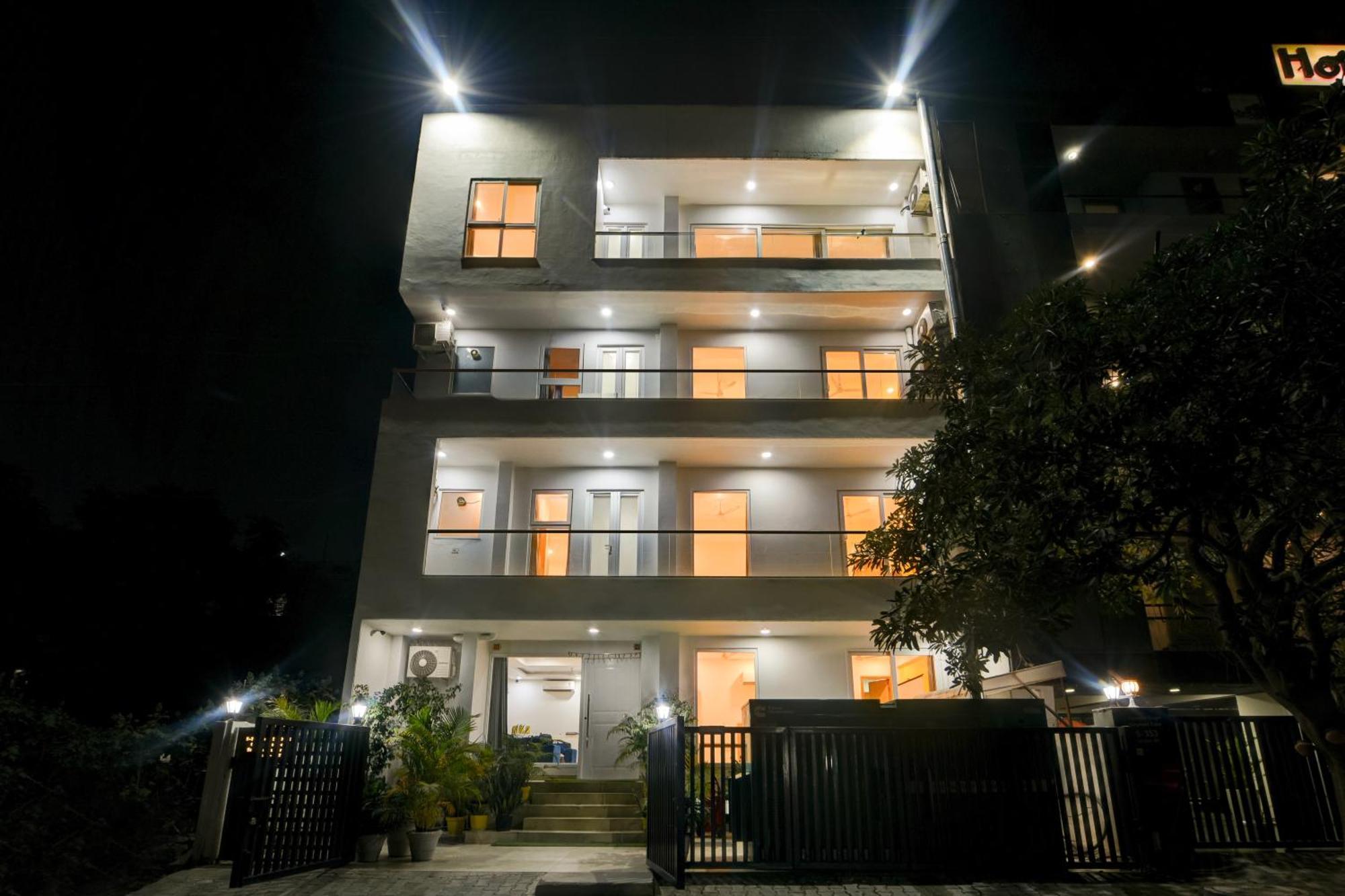 Aamantran Residency Hotel, Sohna Road, Sector 49, Gurugram 구르가온 외부 사진