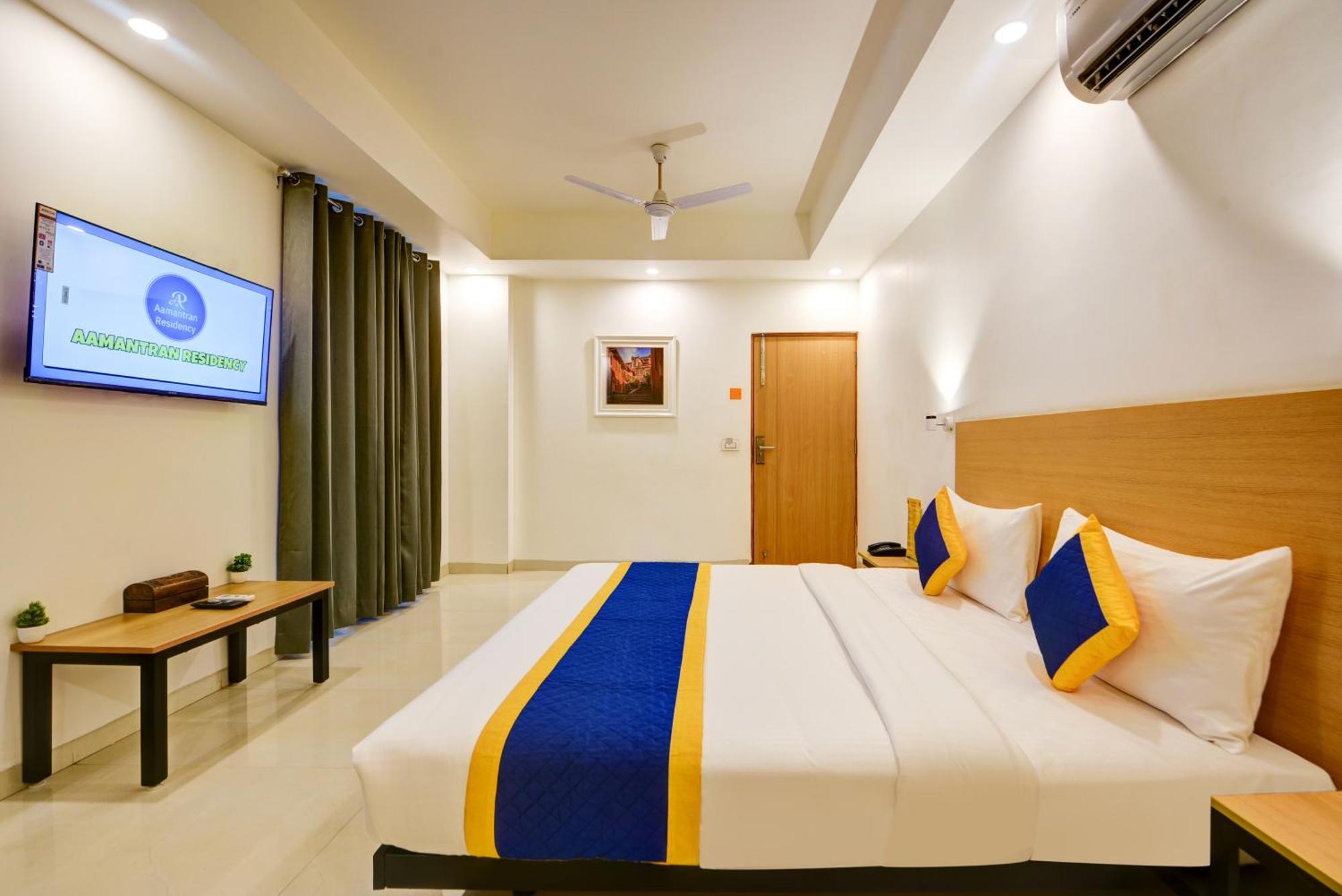 Aamantran Residency Hotel, Sohna Road, Sector 49, Gurugram 구르가온 외부 사진